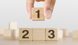 連續在英蟬聯下載榜單，TEMU能否成功奪位亞馬遜？