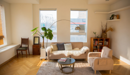 從全職主婦到TikTok網紅，寶媽靠賣水晶成功逆襲