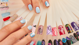 歐美巨星麻辣雞在TikTok直播帶貨穿戴甲，直播帶貨勢不可擋！