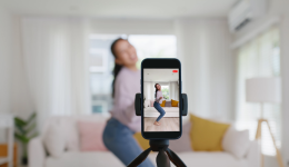 90後女孩靠在TikTok賣身體乳掘金上億!