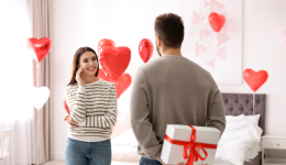 成年人更需要玩具：TikTok情人節現象背後，一場全球性的情感消費革命